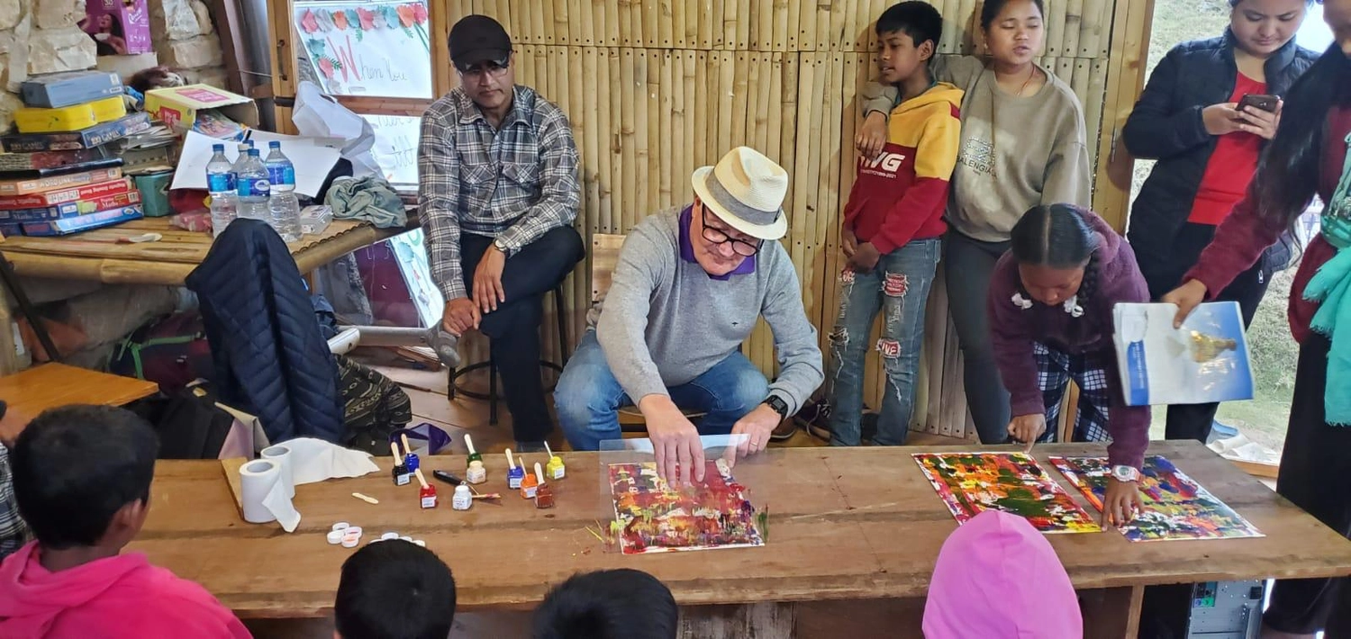 Dieter Korb – Künstler und Galerist – Charity Nepal, Frau