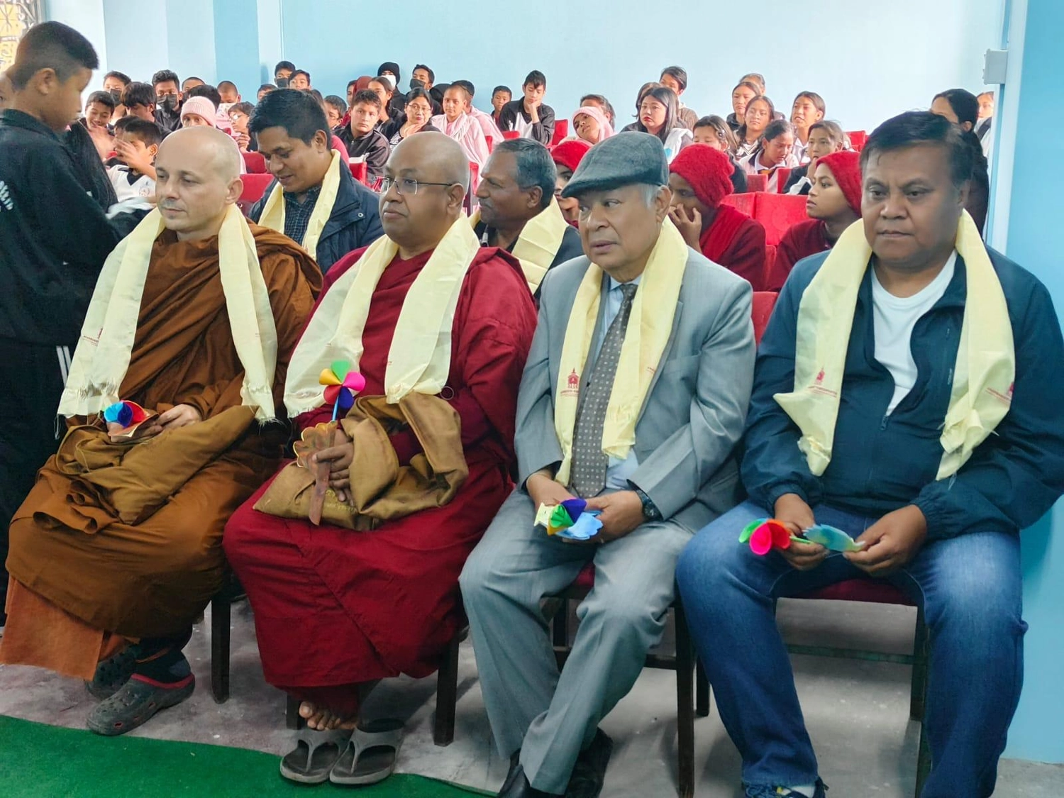 Dieter Korb – Künstler und Galerist – Charity Nepal, Frau
